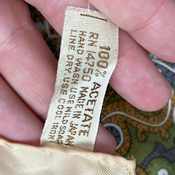 Vintage Berkshire scarf 26x26 acetate scarf - Picture 4 of 4